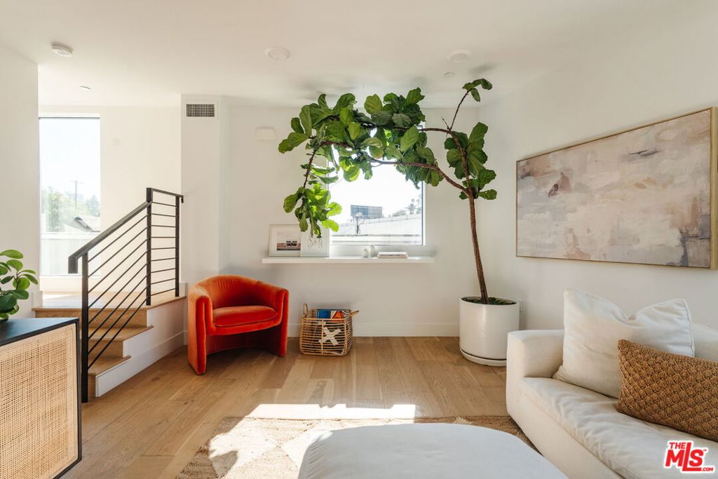 2168 Clifford Street