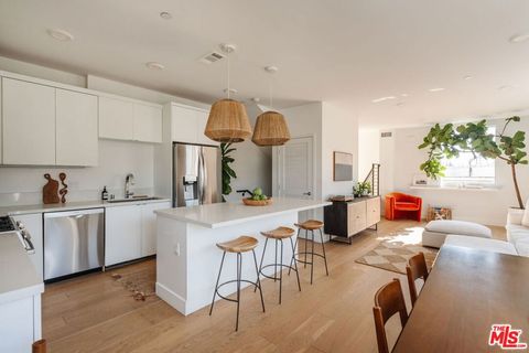 Photo of 2168 Clifford Street, Los Angeles, CA 90026 (MLS # 26653721)