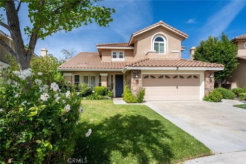Photo of 28855 Cedar Ridge Court, Saugus, CA 91390 (MLS # SR26072360)