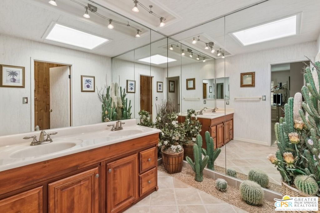 Rancho Las Palmas C.C. - Residential