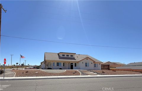 Photo of 1300 Pine Ave, Barstow, CA 92311 (MLS # HD26081378)