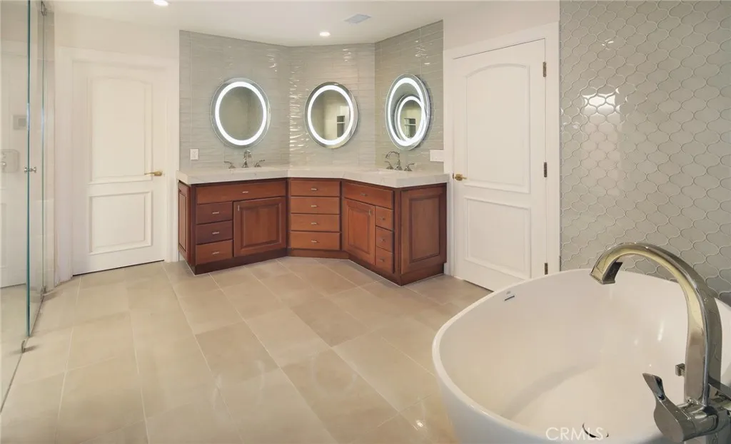 Dana Point, California 92629, United States, 3 Bedrooms Bedrooms, ,3 BathroomsBathrooms,Residential,Active,207857