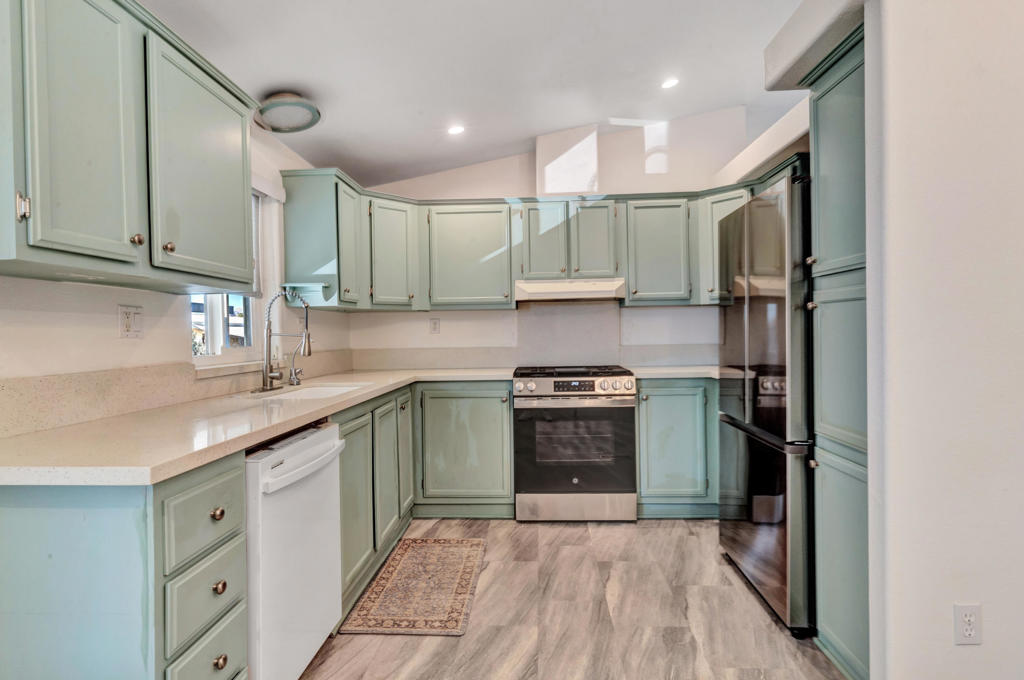 Not Applicable-1 - Manufactured In Park