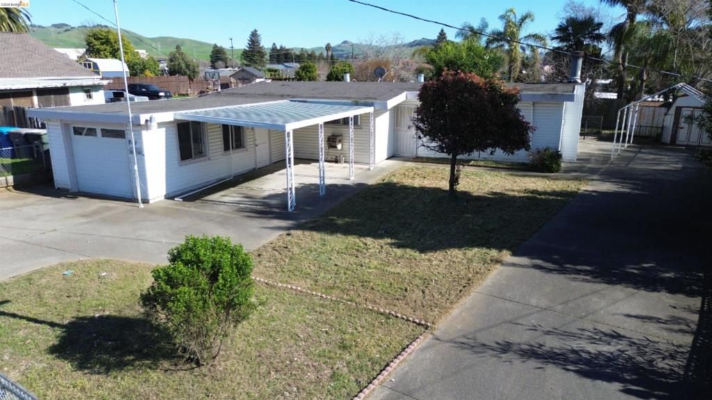 Photo of 241 Los Altos Pl Dr, American Canyon, CA 94503 (MLS # 41127381)