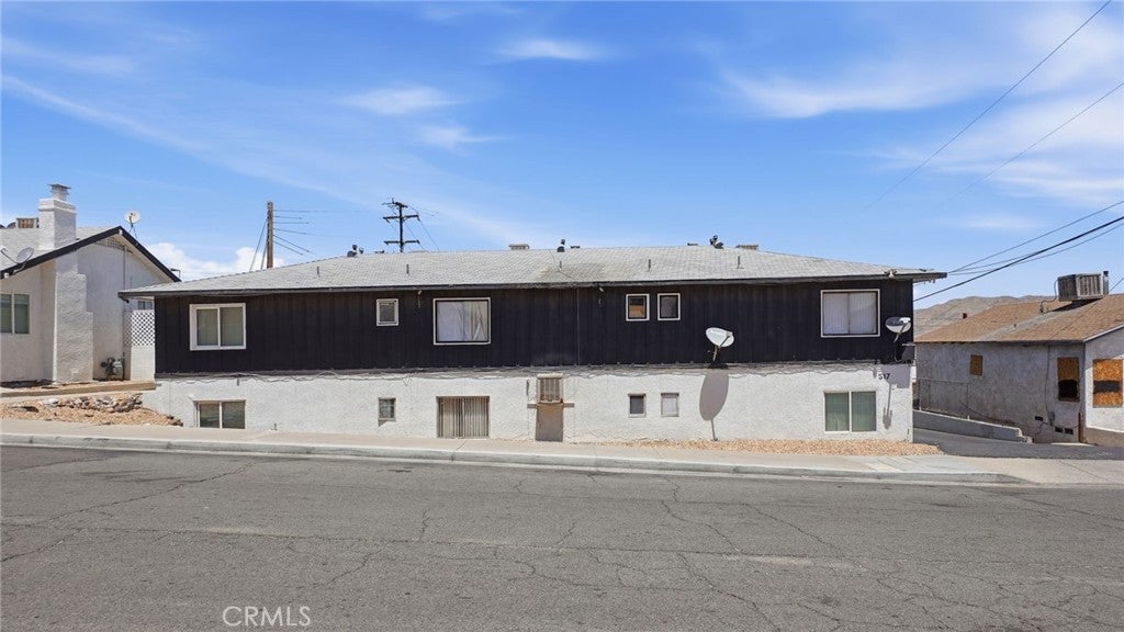 511 E Fredricks