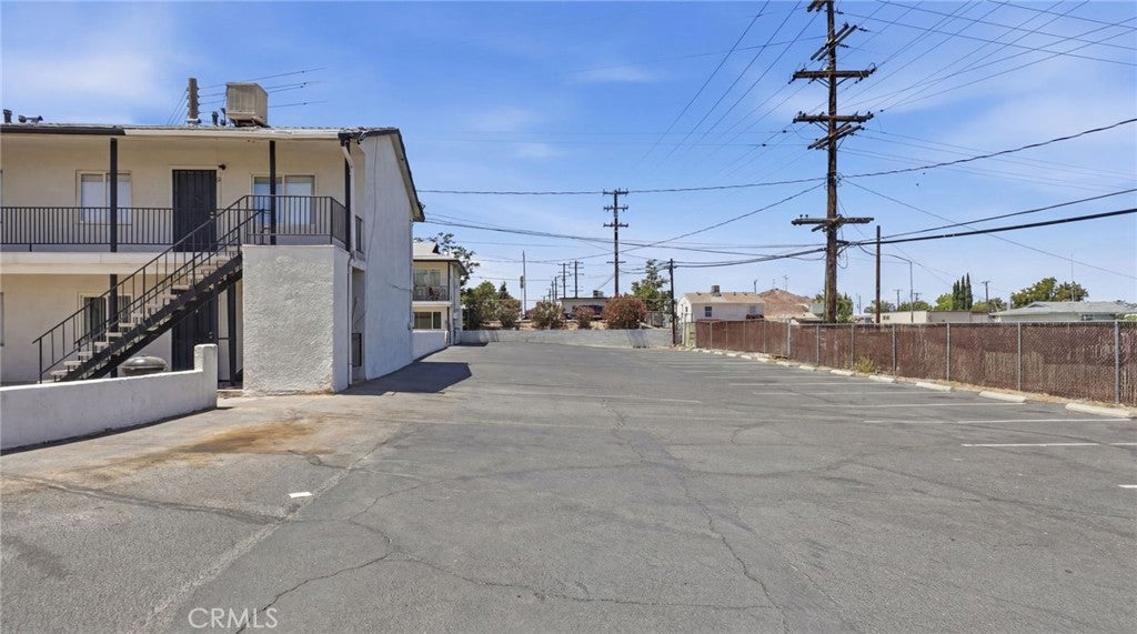 511 E Fredricks