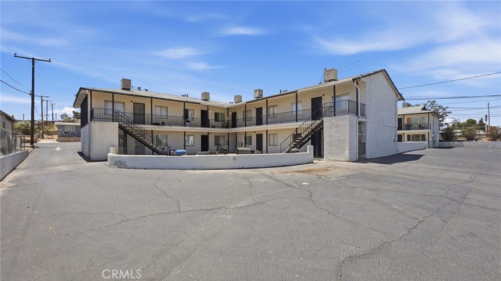 511 E Fredricks