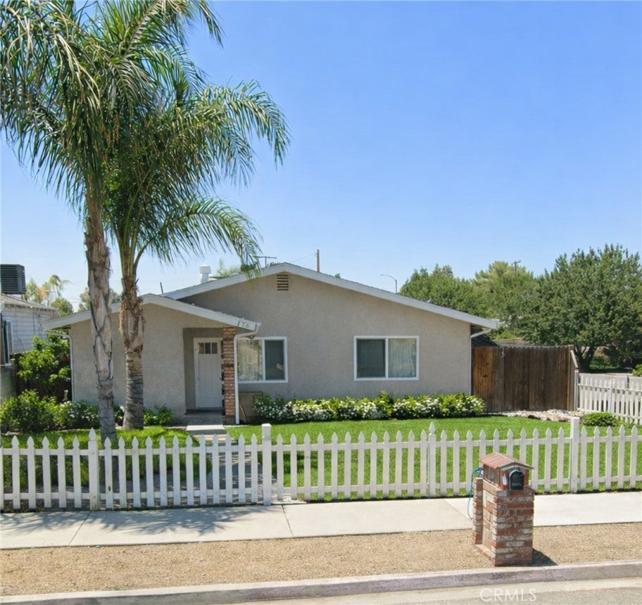 Photo 1 of 1 — 175 N Tahquitz, Hemet, CA 92543