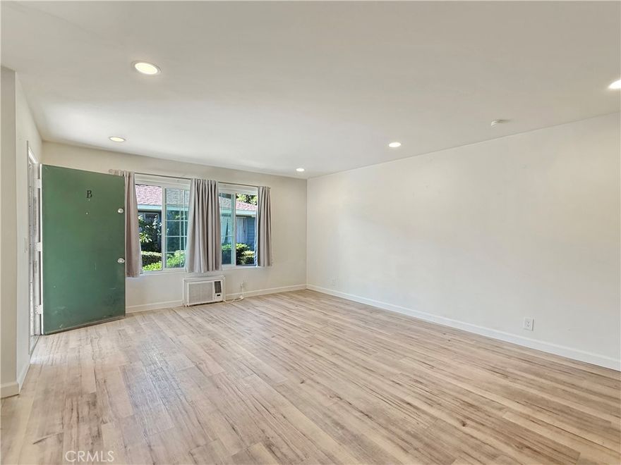 2 bed, 1 bath downstairs unit with a 1 car garage. Unit B is an updated unit in a 4-plex neighborhood. Community washer/dryer. Water and Dumpster included. Refrigerator included. Currently being painted, more photos to come.