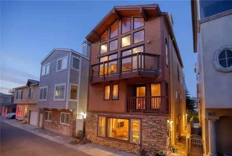 6 B Surfside Ave, Surfside, CA 90743 - MLS#: OC26015943