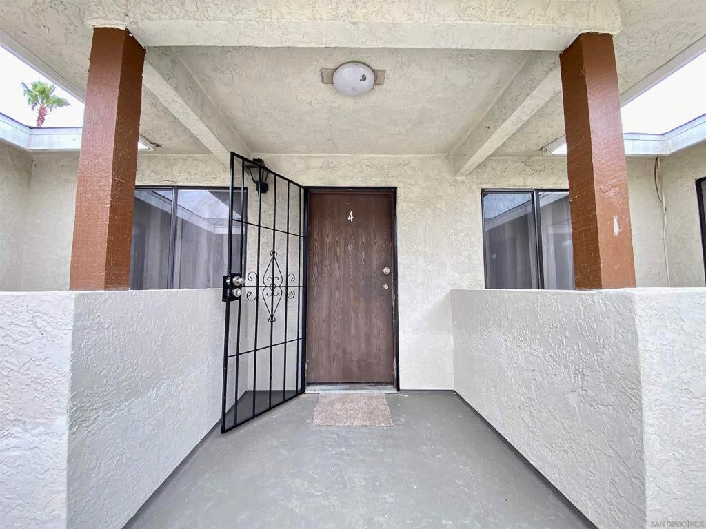 8965 Switzer Dr 4