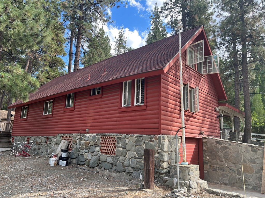 5865 Elm Street