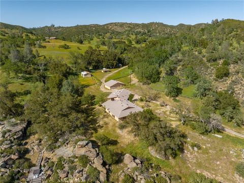 Photo of 3700 Las Pilitas Rd, Santa Margarita, CA 93453 (MLS # SC25247031) Photo of 3700 Las Pilitas Rd, Santa Margarita, CA 93453 (MLS # SC25247031)