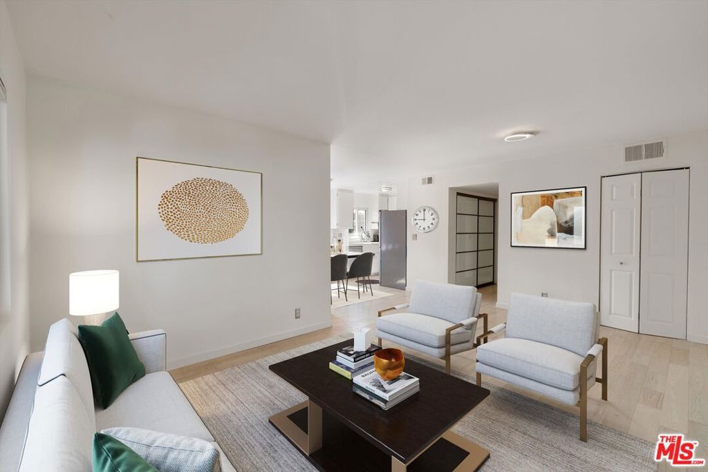 Photo of 845 Brooks Avenue #1, Venice, CA 90291 (MLS # 25580645)