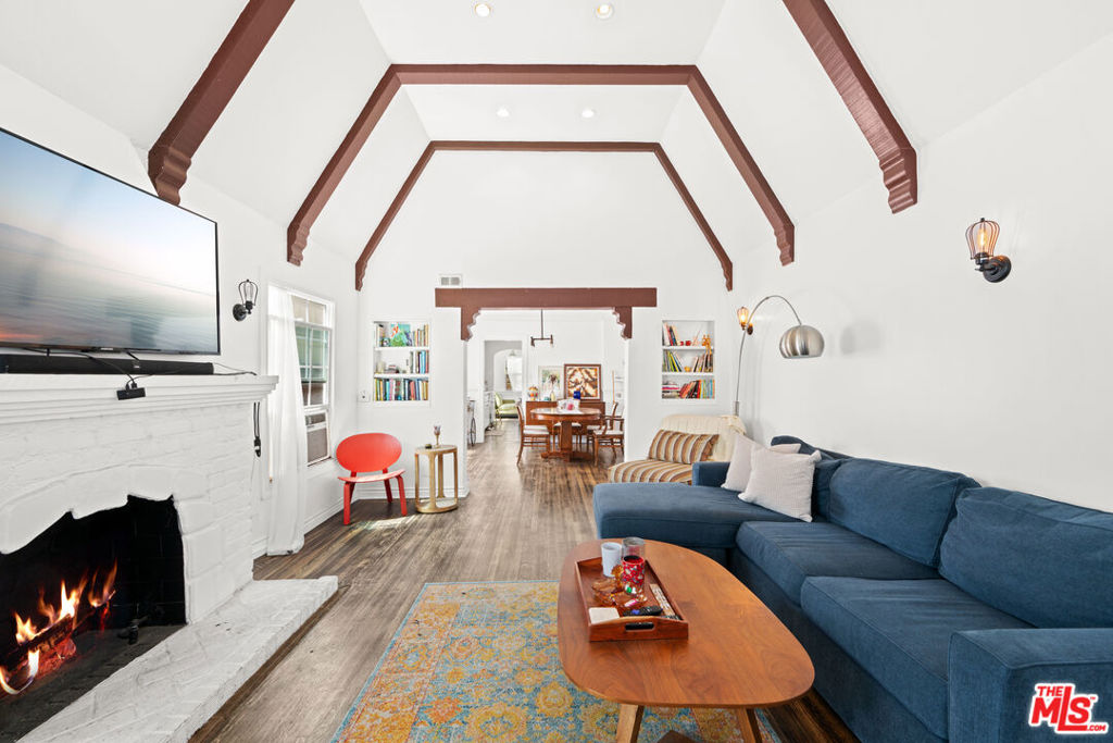 2839 Hillcrest Drive