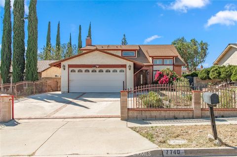 Photo of 7740 Sewell Dr, Fontana, CA 92336 (MLS # TR26058572)