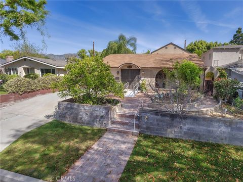 Photo of 836 N Parish Place, Burbank, CA 91506 (MLS # BB26059208)