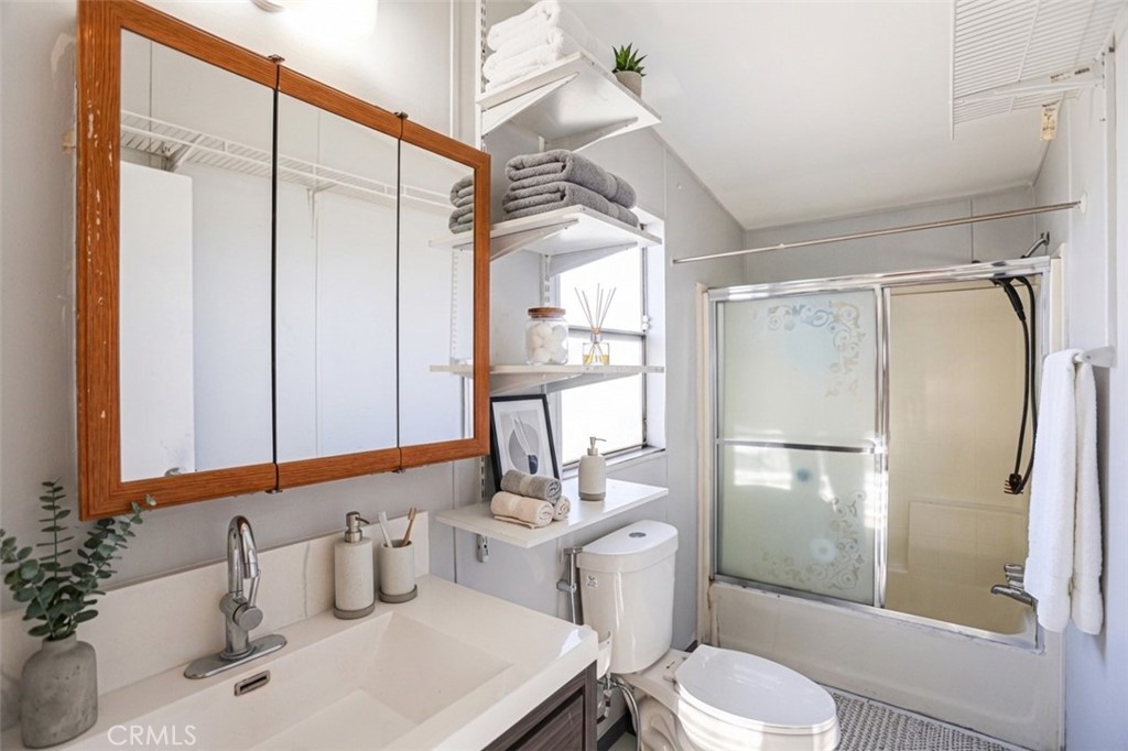 14272 Hoover Street 10