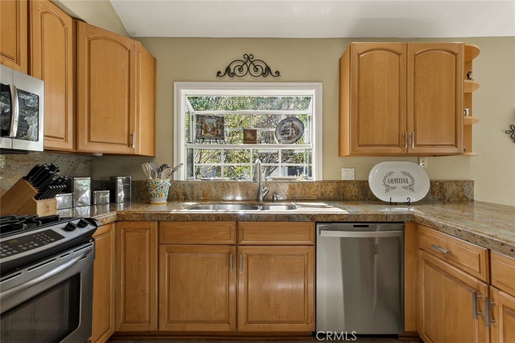 8381 Seaport Dr., Huntington Beach CA 92646 - Photo 7
