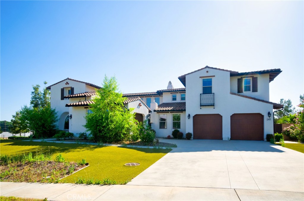 come to Your Dream Home in La Colina Estates, Glendora
Step into timeless elegance in the prestigious La Colina Estates neighborhood of Glendora. This stunning two-story estate blends luxury and comfort across a thoughtfully designed open-concept floor plan featuring:
6 spacious bedrooms
5 elegant bathrooms
Dedicated home office
Four-car garage
At the heart of the home lies a chef-inspired gourmet kitchen, perfect for entertaining and everyday living. Highlights include a large center island, KitchenAid built-in stainless steel refrigerator, walk-in pantry, and a casual dining nook.
The luxurious owner’s suite is a private retreat, complete with a spa-like bathroom featuring dual vanities, a soaking tub, an oversized glass-enclosed walk-in shower, and an expansive walk-in closet.
Situated on a massive 25,000+ sq ft lot, the backyard is a blank canvas ready for your vision—whether it’s a custom pool, outdoor kitchen, or lush garden oasis.
Located within the award-winning Glendora Unified School District, this home offers easy access to top-tier education, fine dining, upscale shopping, and public transportation.
Don't miss this rare opportunity to own in one of Glendora’s most sought-after communities.
?? Schedule your private tour today and experience luxury living redefined.
