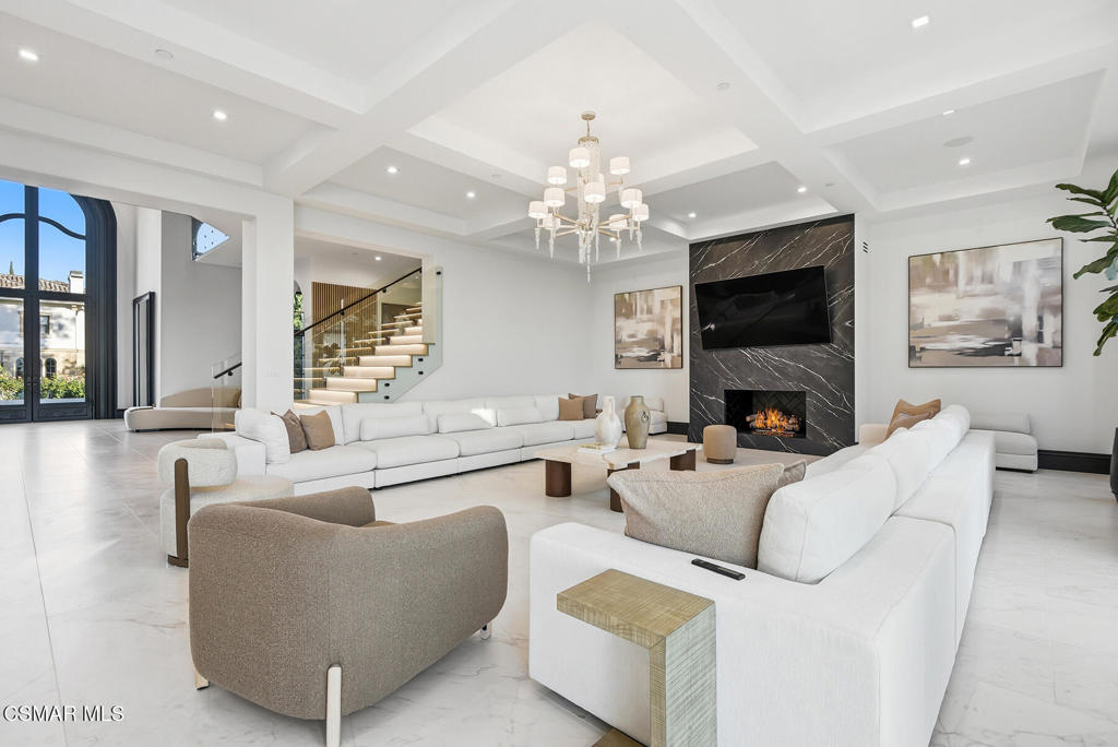 THE premier trophy estate with a prime location in the ultra exclusive – image 7