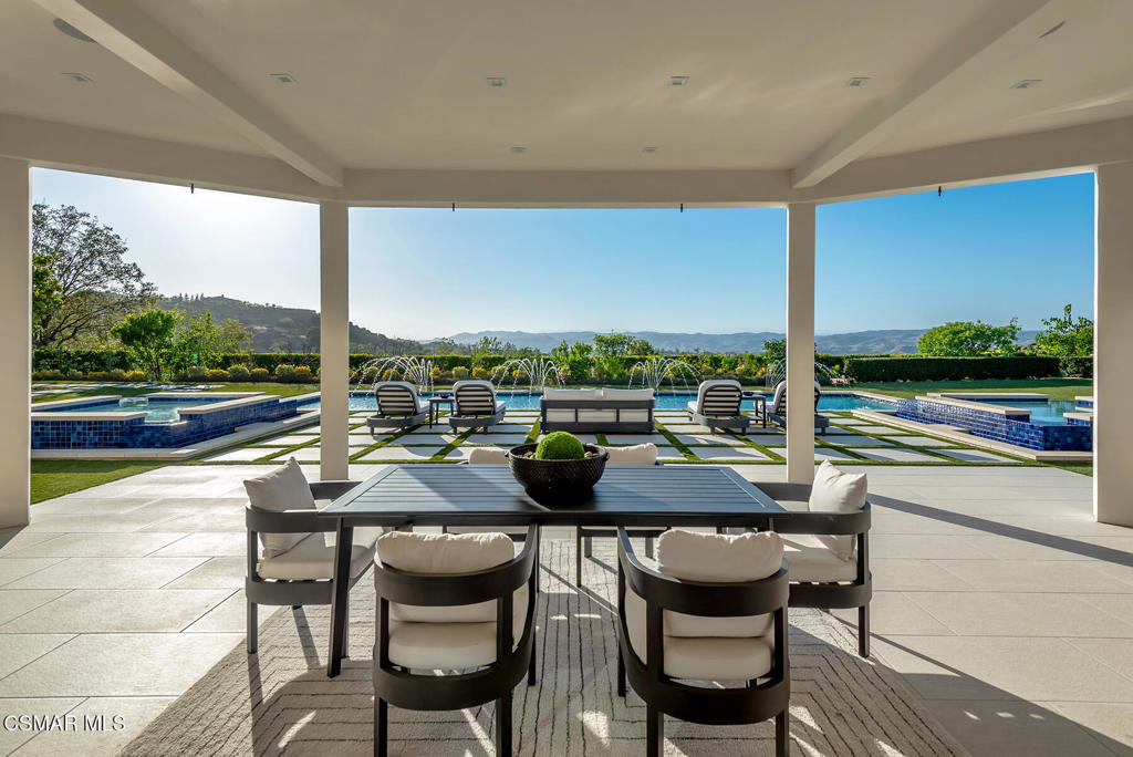 THE premier trophy estate with a prime location in the ultra exclusive – image 54