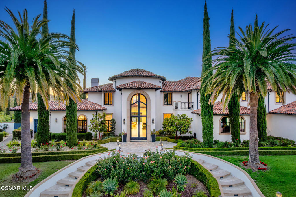 THE premier trophy estate with a prime location in the ultra exclusive – image 1