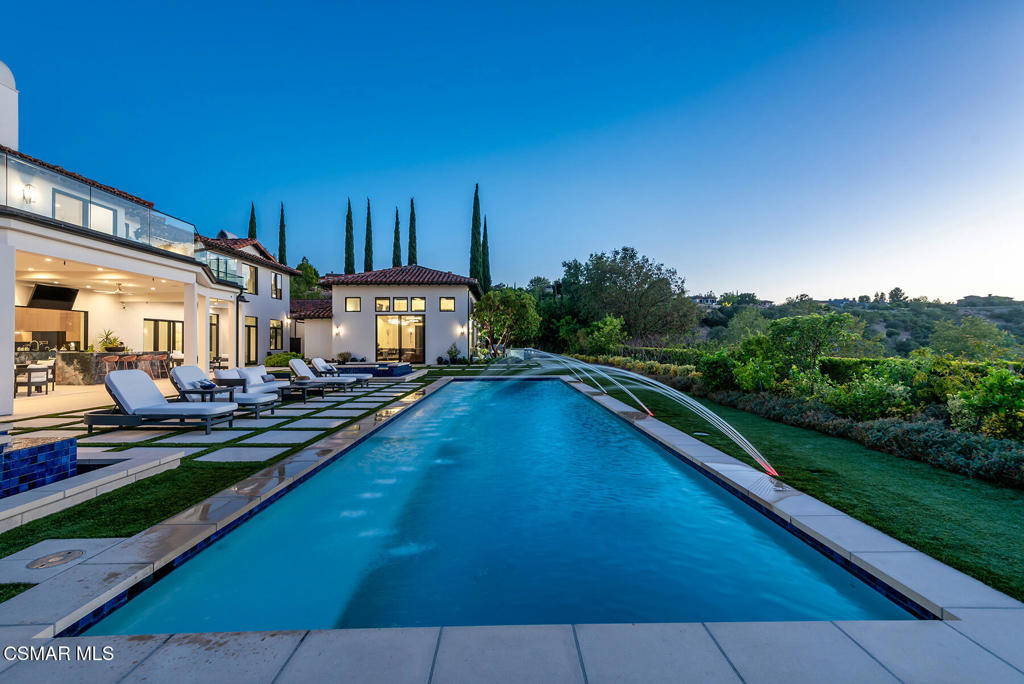 THE premier trophy estate with a prime location in the ultra exclusive – image 57