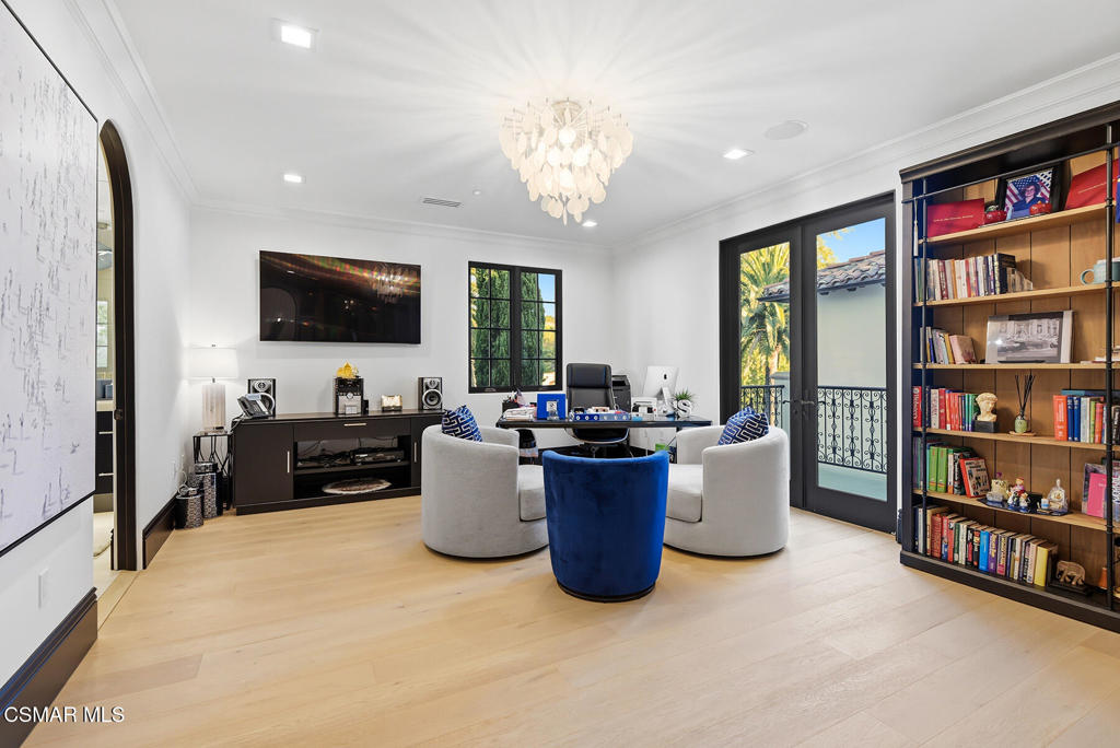 THE premier trophy estate with a prime location in the ultra exclusive – image 43