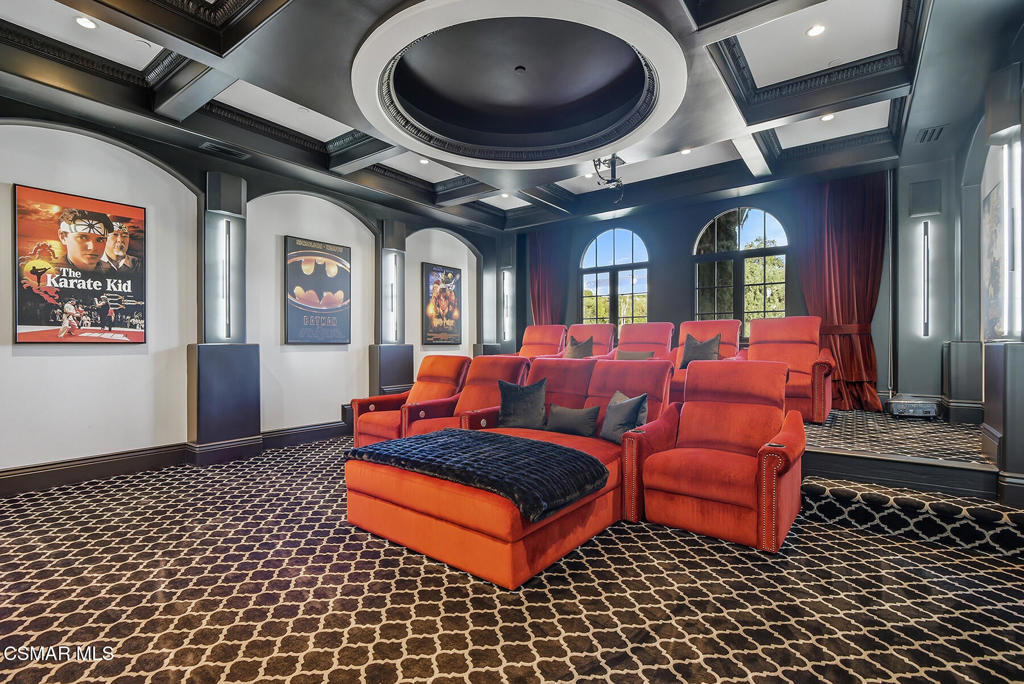THE premier trophy estate with a prime location in the ultra exclusive – image 19