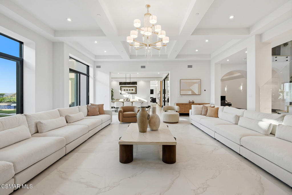 THE premier trophy estate with a prime location in the ultra exclusive – image 9