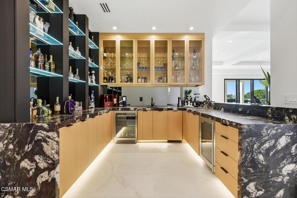 THE premier trophy estate with a prime location in the ultra exclusive – image 17