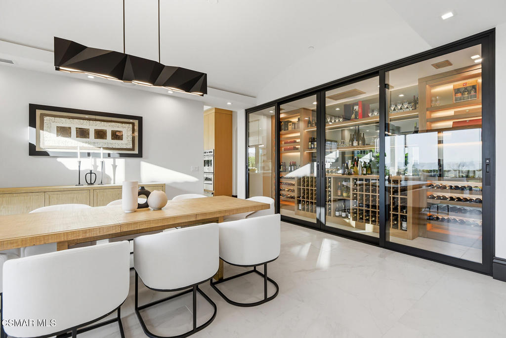 THE premier trophy estate with a prime location in the ultra exclusive – image 27