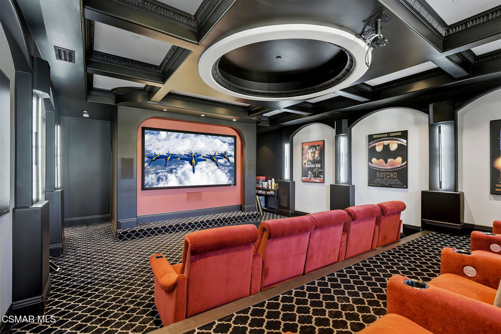 THE premier trophy estate with a prime location in the ultra exclusive – image 18