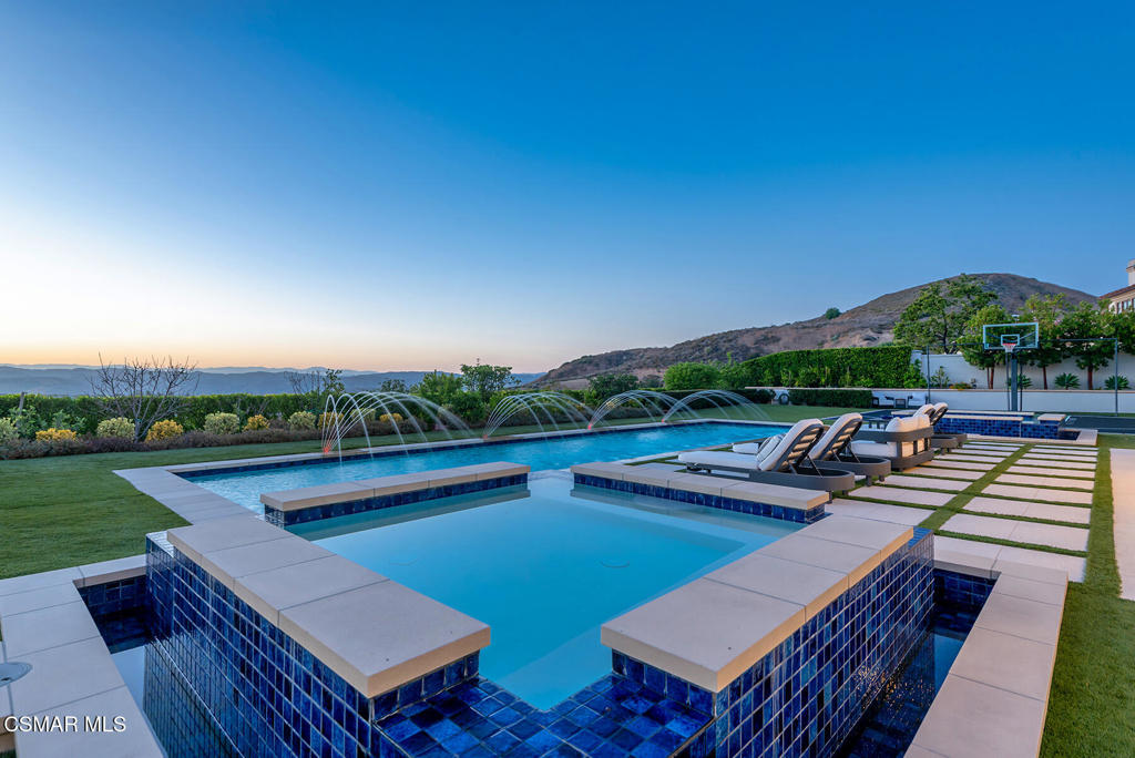 THE premier trophy estate with a prime location in the ultra exclusive – image 58
