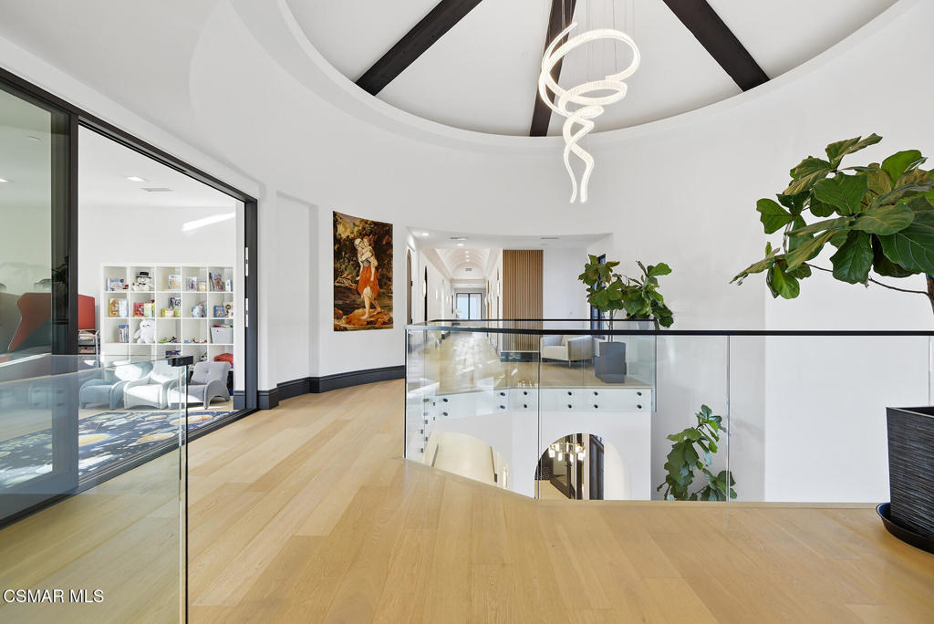 THE premier trophy estate with a prime location in the ultra exclusive – image 28
