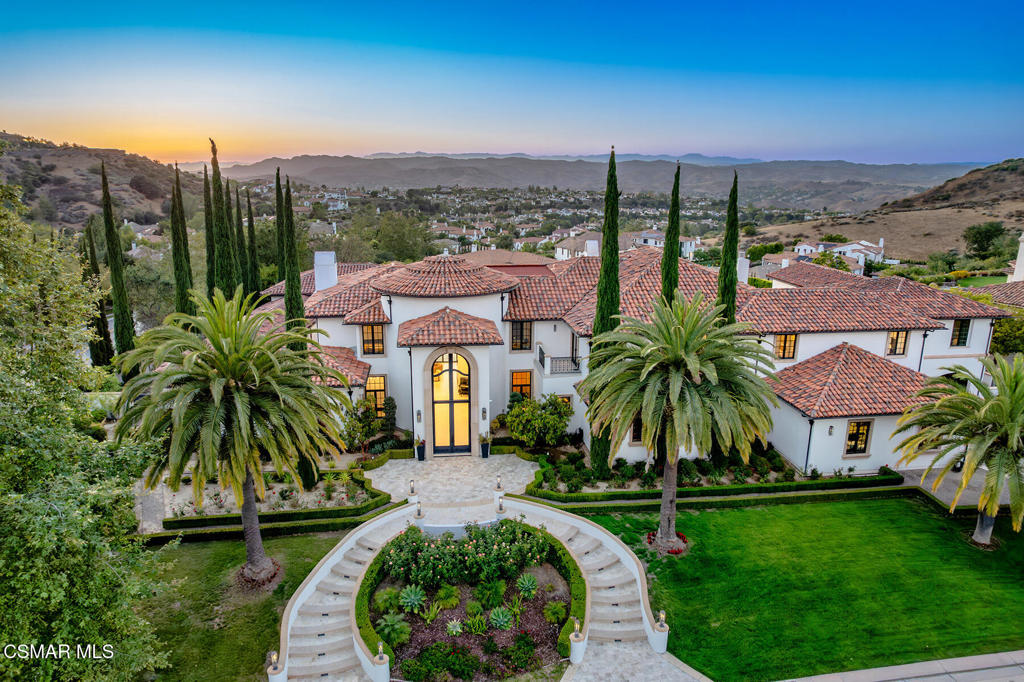 THE premier trophy estate with a prime location in the ultra exclusive – image 62