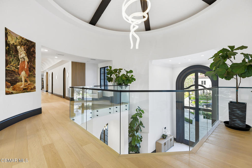 THE premier trophy estate with a prime location in the ultra exclusive – image 29