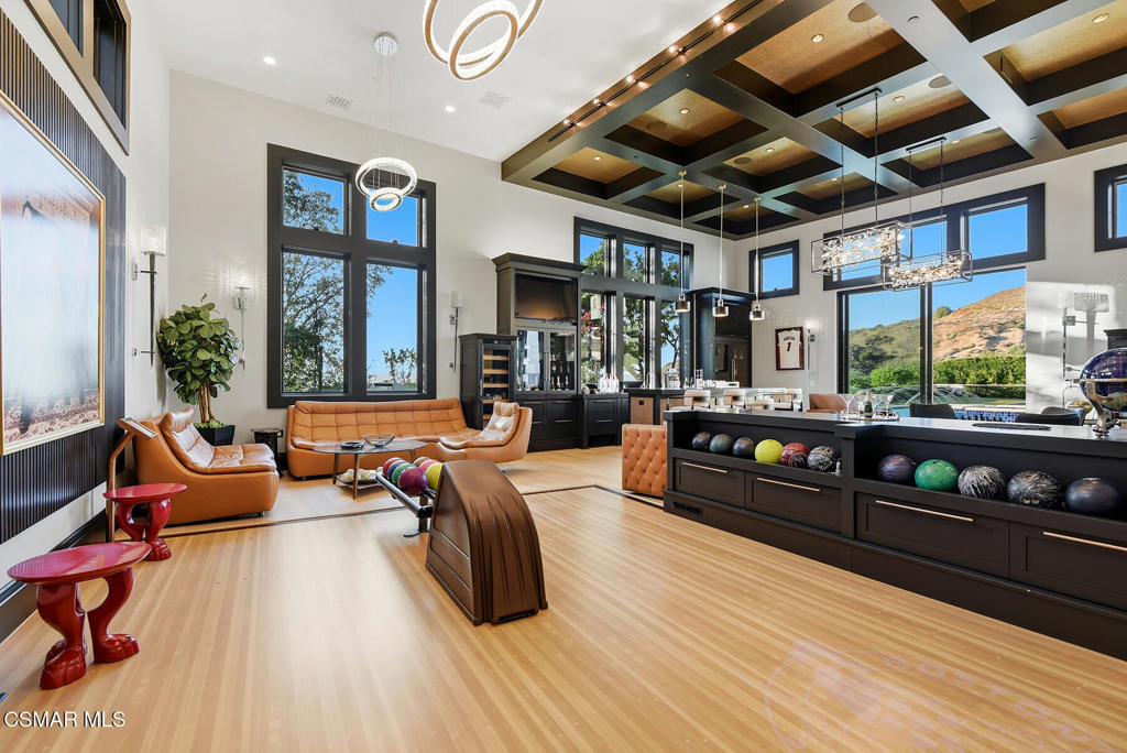 THE premier trophy estate with a prime location in the ultra exclusive – image 23