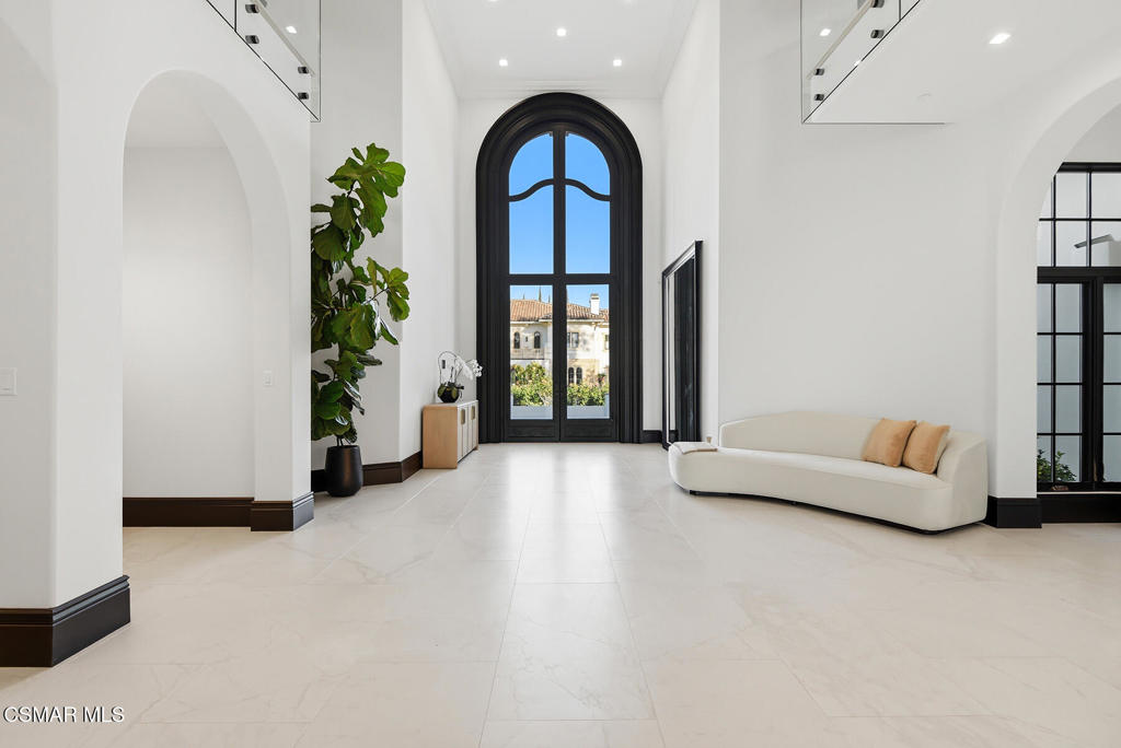 THE premier trophy estate with a prime location in the ultra exclusive – image 6