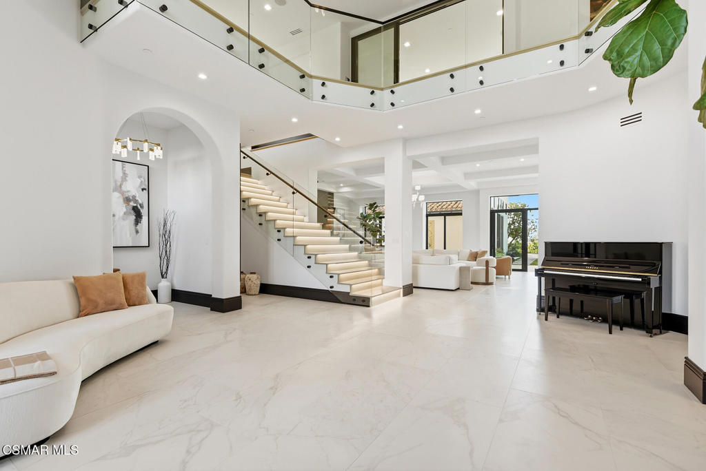 THE premier trophy estate with a prime location in the ultra exclusive – image 5