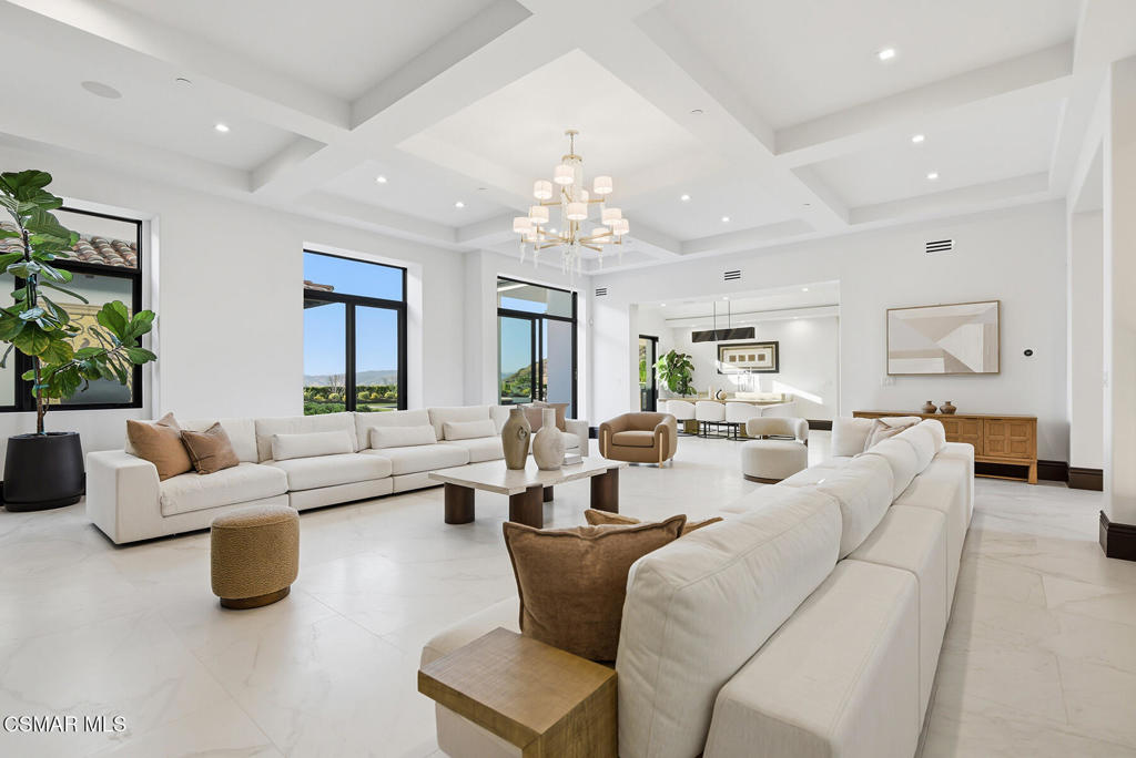 THE premier trophy estate with a prime location in the ultra exclusive – image 8