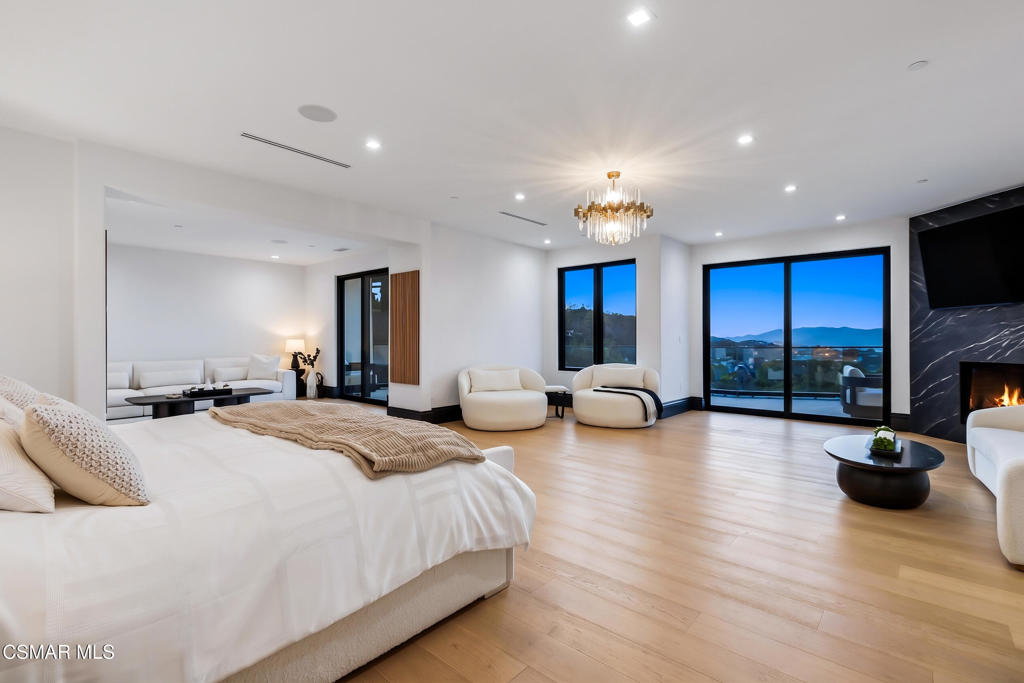 THE premier trophy estate with a prime location in the ultra exclusive – image 32