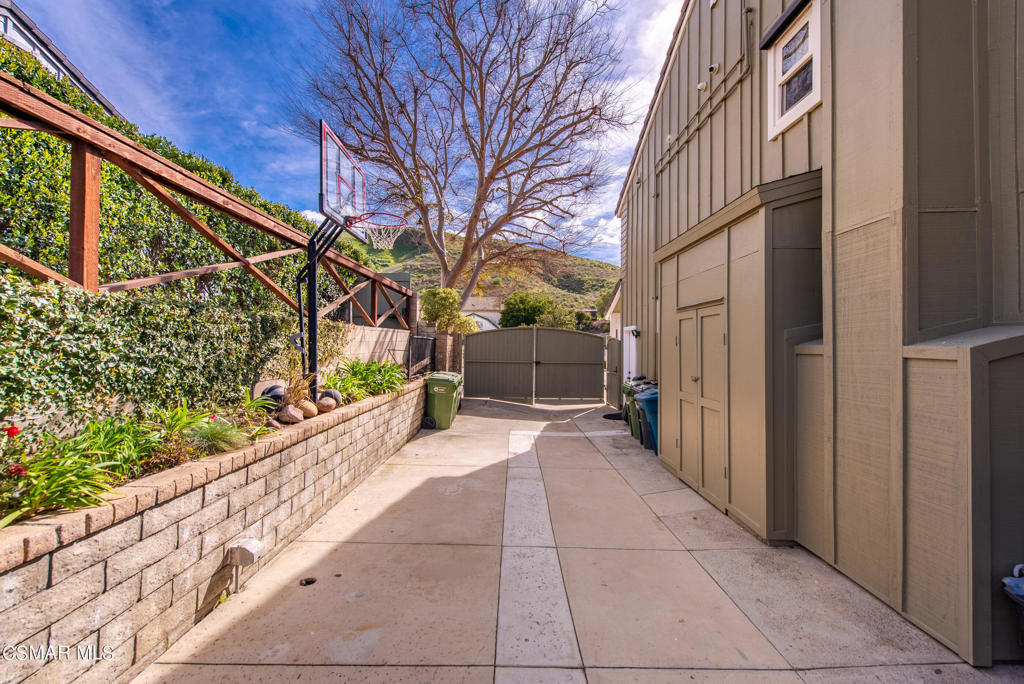 Bridle Path (SDLBK)-317 - 317 - Residential