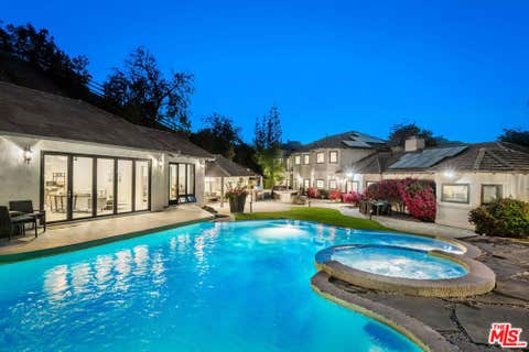 Photo of 204 Bell Canyon Road, Bell Canyon, CA 91307 (MLS # 26671155)