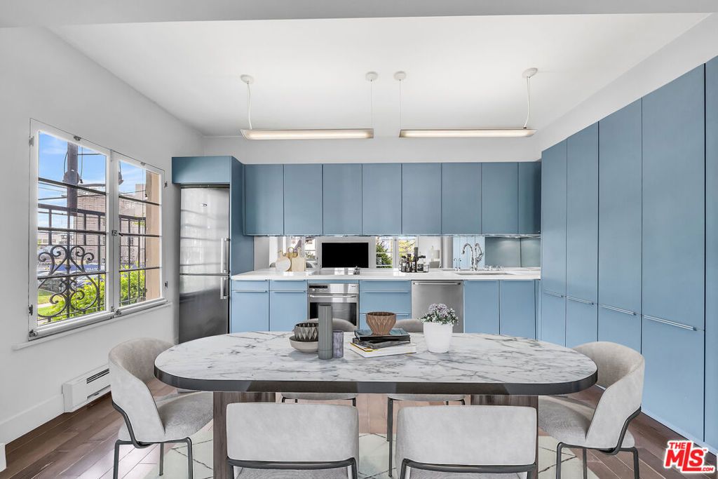 Photo of 109 N Sycamore Avenue #102, Los Angeles, CA 90036 (MLS # 25601475)