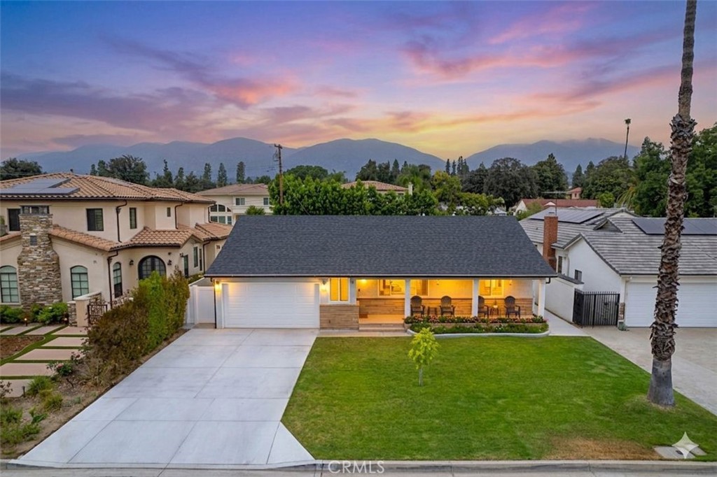 31 W Le Roy Avenue