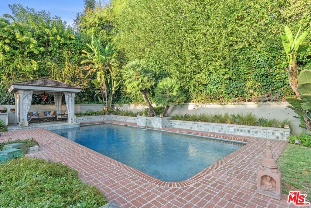 Little Holmby - Residential