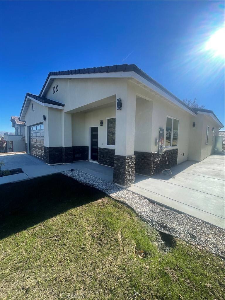 Properties 2 17745 Vista Point