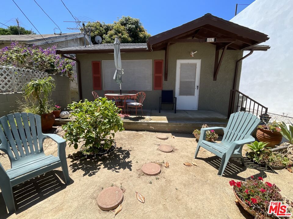 1012 Emerald Street, Redondo Beach CA 90277